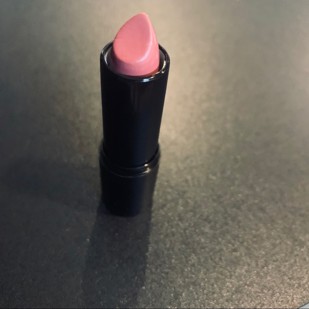 matte lipstick